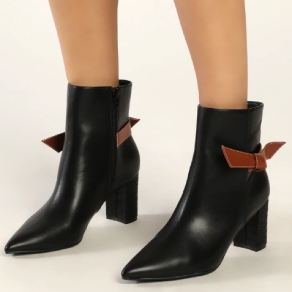 Lulus | Knota Black Pointed Toe Booties - Picture 2 of 8